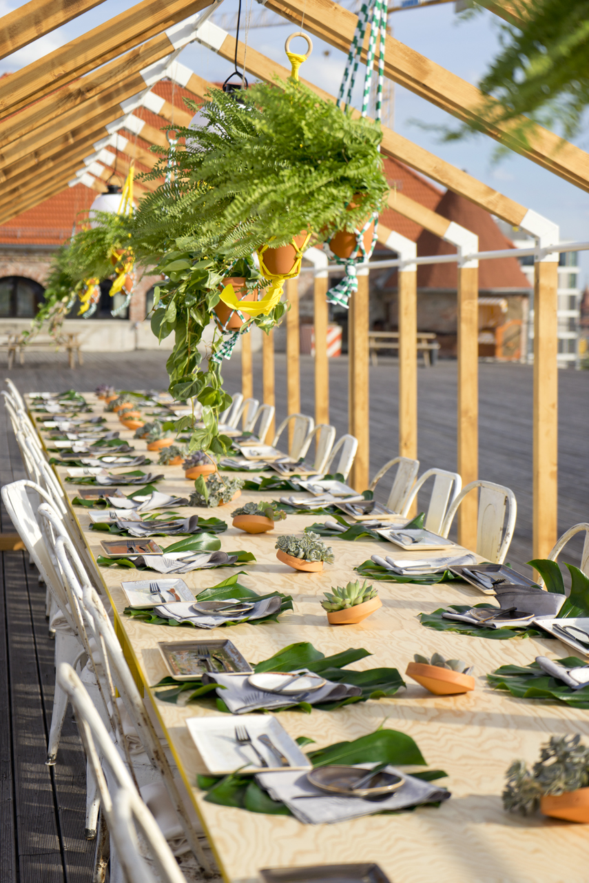 Urban Jungle Bloggers Rooftop dinner Berlin plant styling