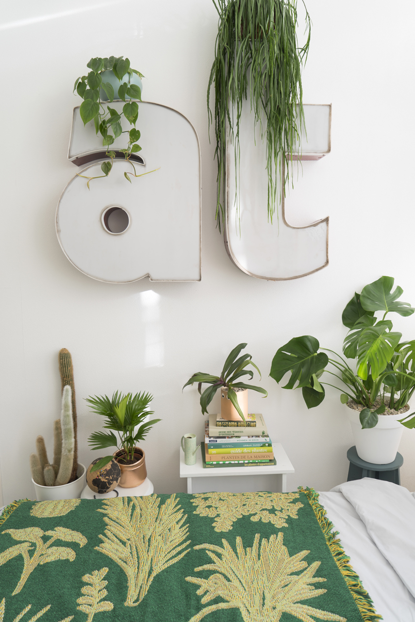 Urban Jungle Bloggers - Sleeping with Plants #urbanjunglebloggers #bedroom #houseplants