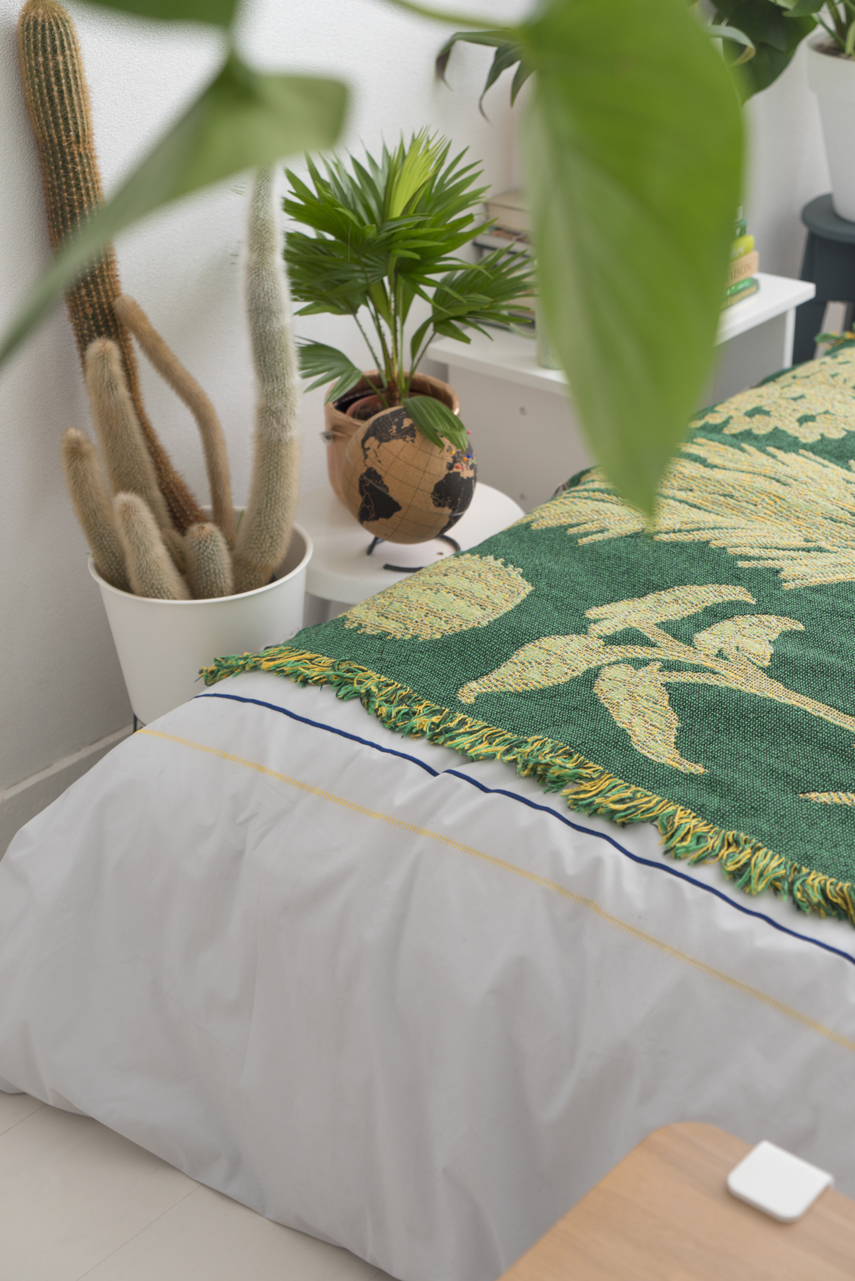 Urban Jungle Bloggers - Sleeping with Plants #urbanjunglebloggers #bedroom #houseplants