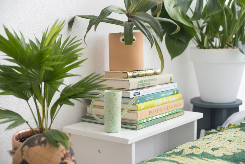 Urban Jungle Bloggers - Sleeping with Plants #urbanjunglebloggers #bedroom #houseplants